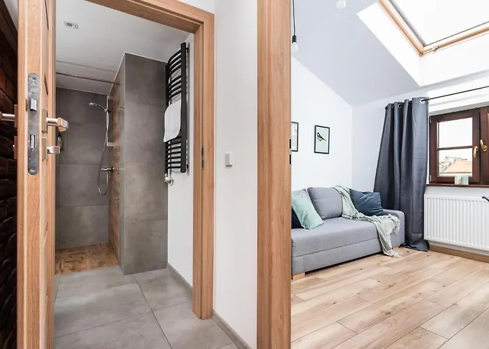 Blossom - Old Town Residence - By Upstairs