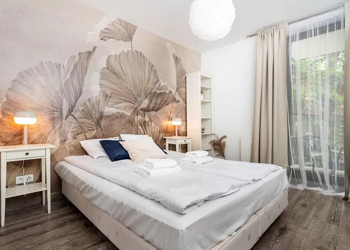 Blossom - Old Town Residence - By Upstairs